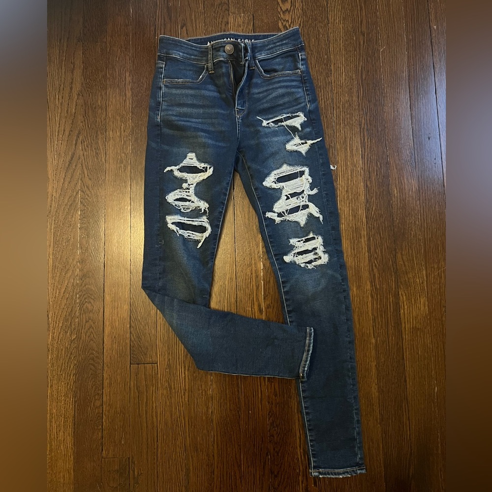 Women’s never worn American Eagle dark blue jeans size 2
